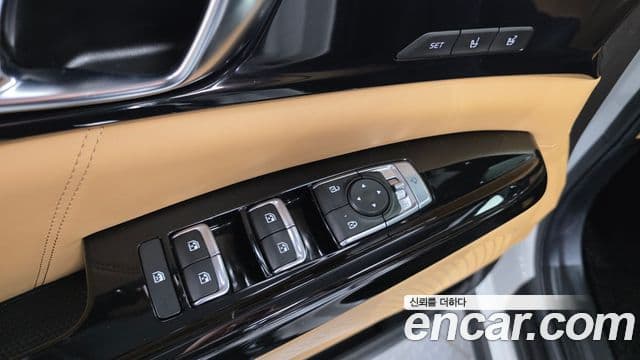 Kia Carnival 2021 — фото 12 из 20