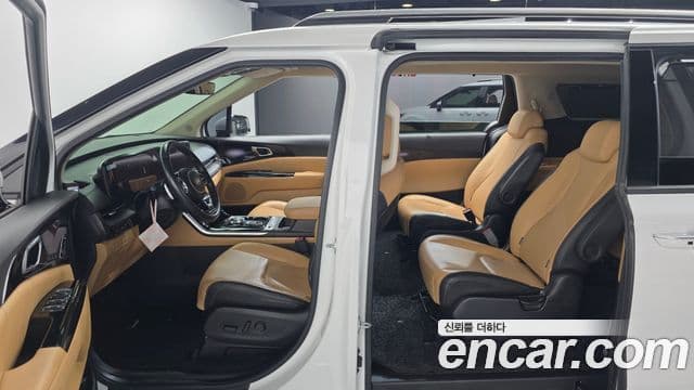 Kia Carnival 2021 — Şəkil 17/20