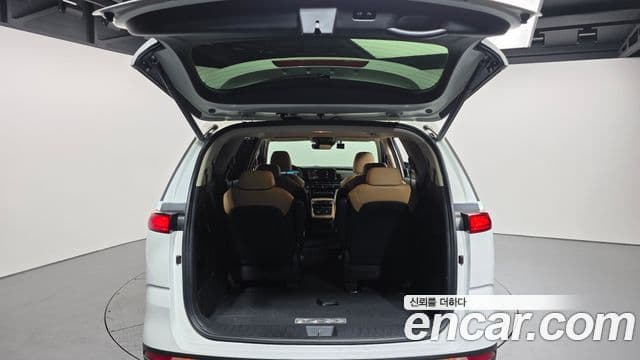 Kia Carnival 2021 — фото 20 из 20