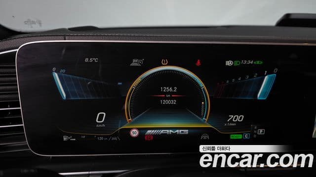 Mercedes-Benz GLE-Class 2022 — ფოტო 8/20