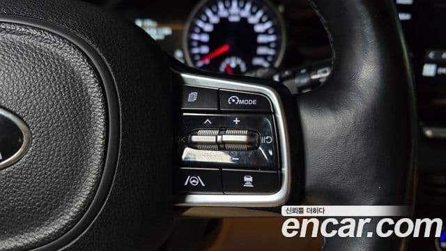 Kia Carnival 2021 — Şəkil 16/20