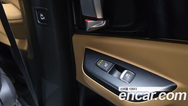 Kia Carnival 2021 — Şəkil 17/20