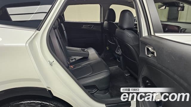 Kia Sportage 2023 — Şəkil 12/20