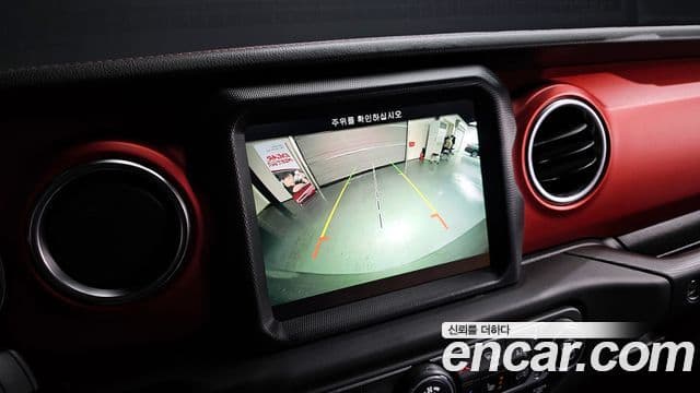 Jeep Wrangler 2018 — Photo 18/20