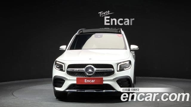 Mercedes-Benz GLB-Class 2021 — ფოტო 9/20
