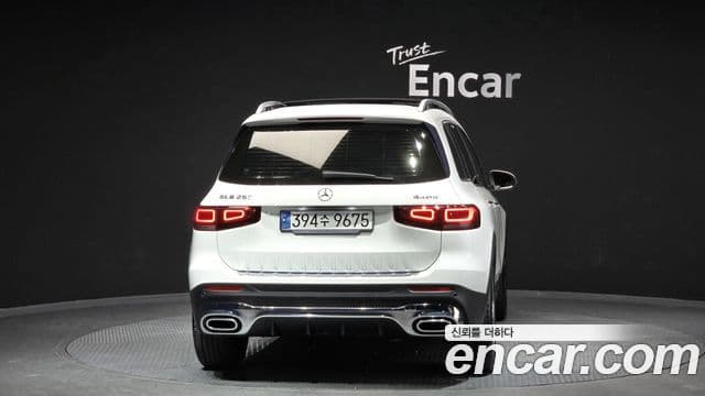 Mercedes-Benz GLB-Class 2021 — ფოტო 17/20