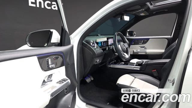 Mercedes-Benz GLB-Class 2021 — ფოტო 4/20