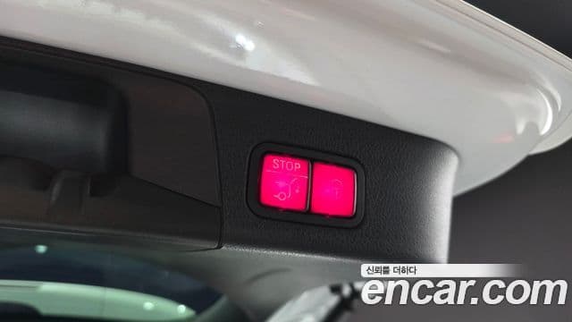 Mercedes-Benz GLB-Class 2021 — ფოტო 18/20