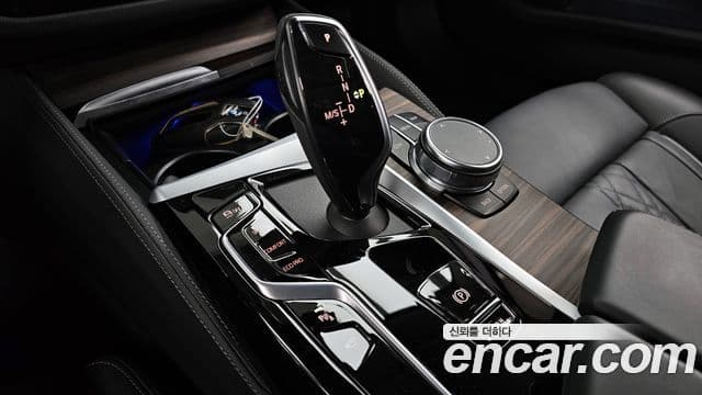 BMW 5 Series 2023 — фото 9 из 20