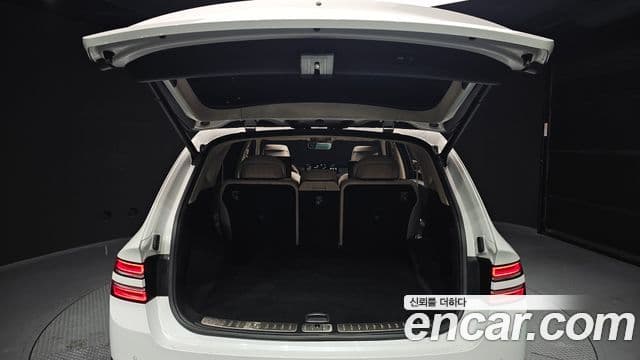 Genesis GV80 2023 — ფოტო 19/20
