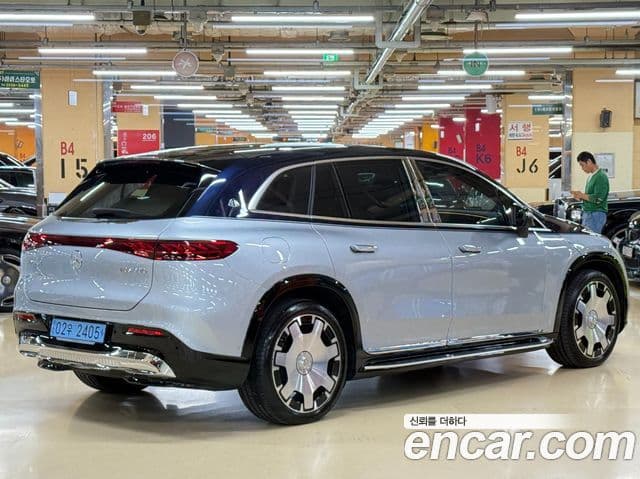 Mercedes-Benz EQS SUV 2024 — ფოტო 9/20