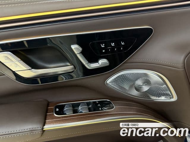 Mercedes-Benz EQS SUV 2024 — ფოტო 17/20