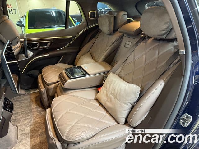 Mercedes-Benz EQS SUV 2024 — ფოტო 18/20