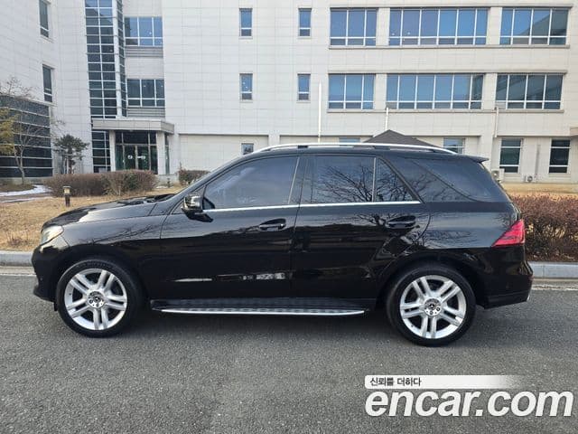 Mercedes-Benz GLE-Class 2018 — ფოტო 11/20