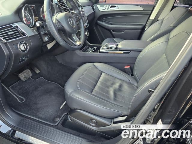 Mercedes-Benz GLE-Class 2018 — ფოტო 9/20