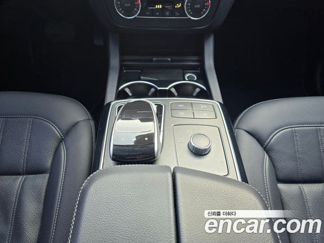 Mercedes-Benz GLE-Class 2018 — ფოტო 18/20