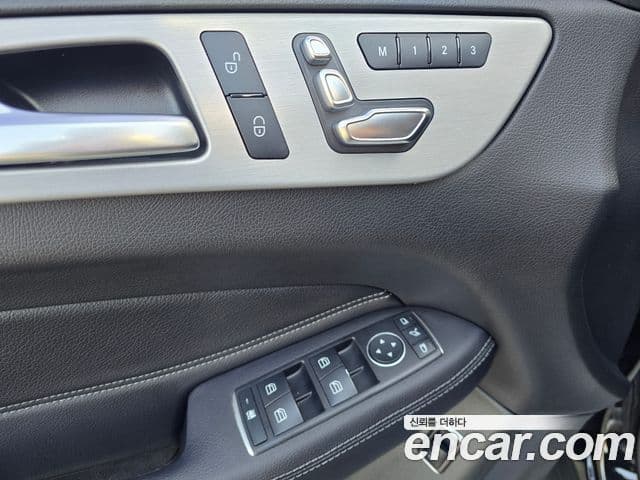 Mercedes-Benz GLE-Class 2018 — ფოტო 8/20
