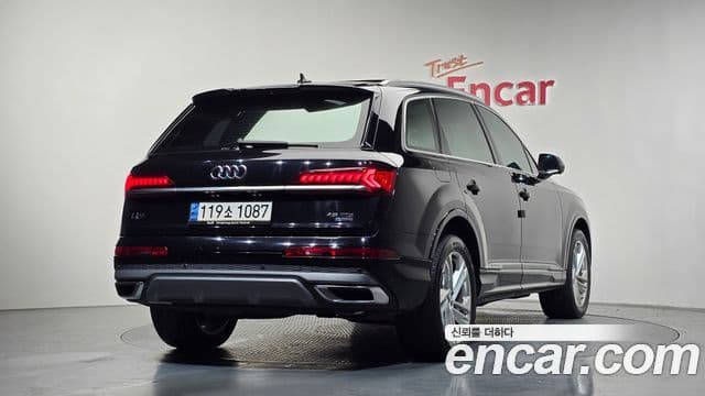 Audi Q7 2021 — Photo 17/20