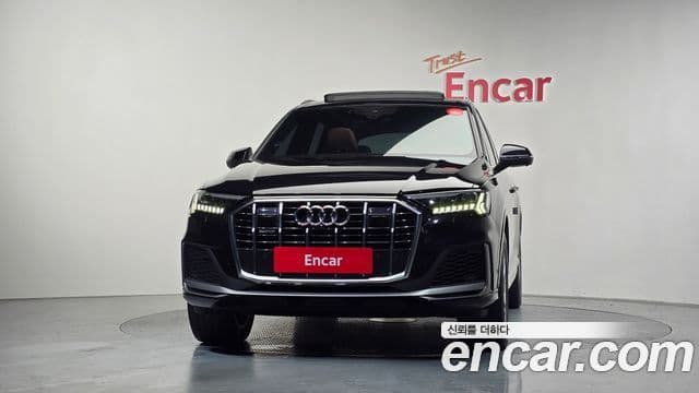 Audi Q7 2021 — Photo 9/20