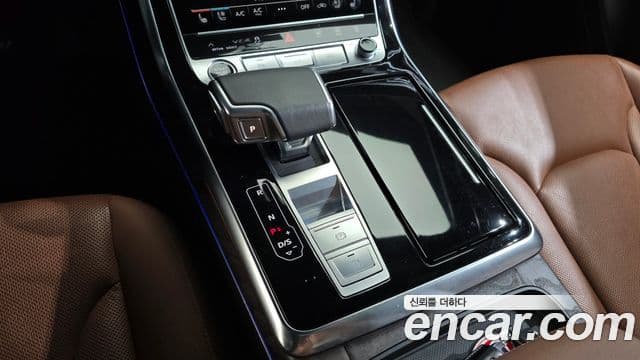 Audi Q7 2021 — Photo 12/20