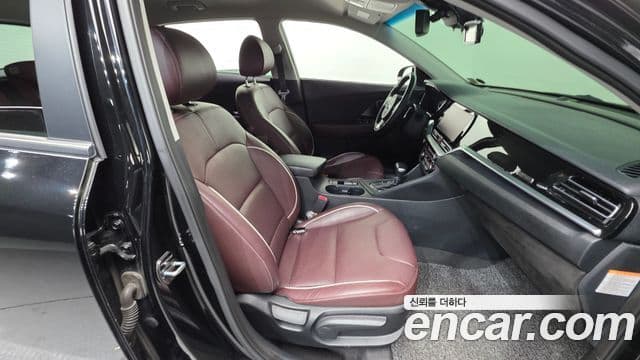 Kia Niro 2019 — Şəkil 10/20