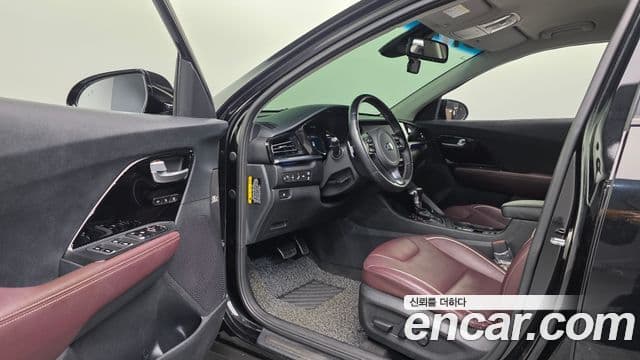 Kia Niro 2019 — Şəkil 11/20