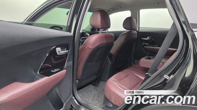 Kia Niro 2019 — Şəkil 17/20