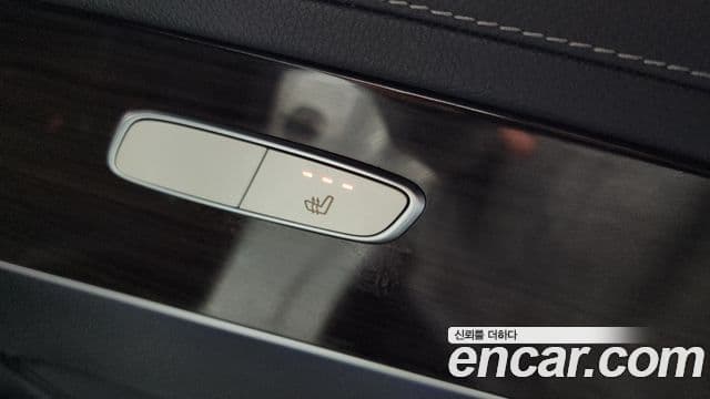 Mercedes-Benz GLC-Class 2020 — ფოტო 18/20