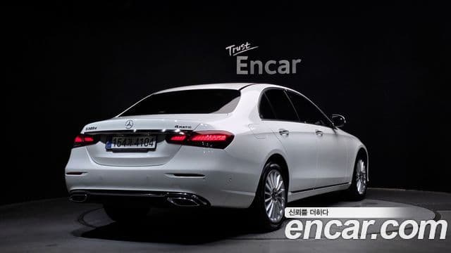Mercedes-Benz E-Class 2023 — Şəkil 10/20