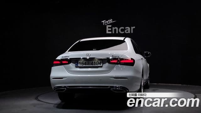Mercedes-Benz E-Class 2023 — Şəkil 8/20