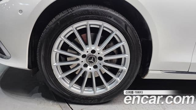 Mercedes-Benz E-Class 2023 — Şəkil 19/20
