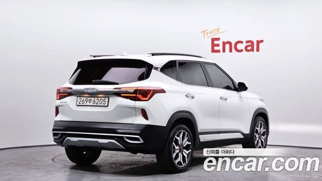 Kia Seltos 2022 — ფოტო 2/20