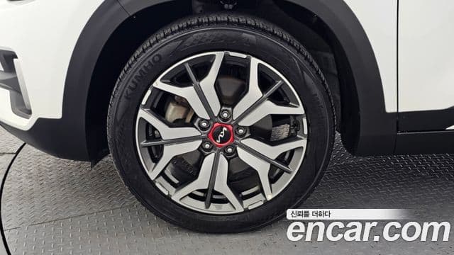 Kia Seltos 2022 — ფოტო 5/20