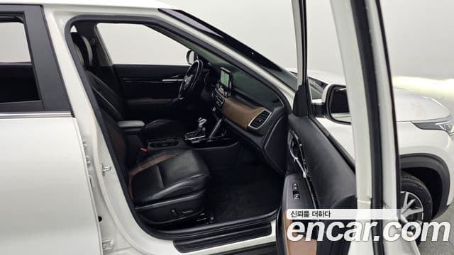 Kia Seltos 2022 — ფოტო 11/20