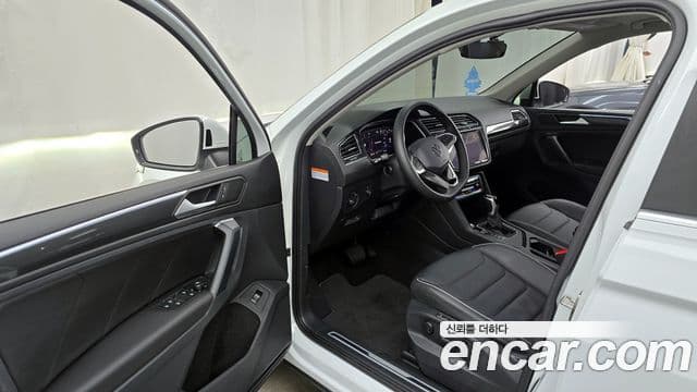 Volkswagen Tiguan 2024 — ფოტო 10/20