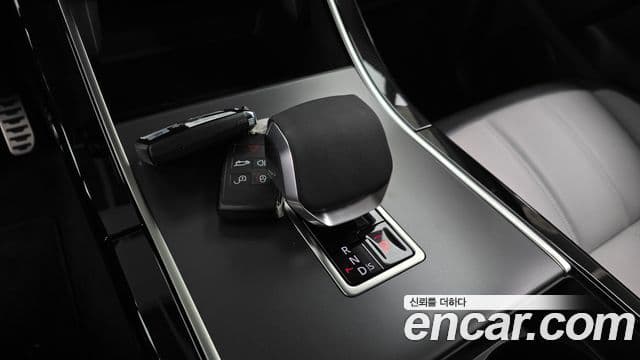 Land Rover Range Rover Evoque 2025 — ფოტო 9/20
