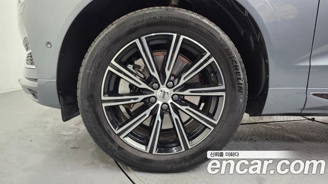 Volvo XC60 2020 — Photo 7/20