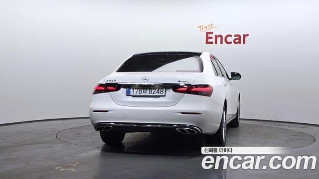 Mercedes-Benz E-Class 2020 — ფოტო 4/20