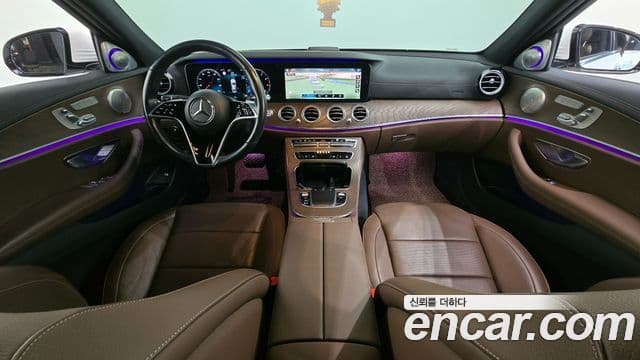 Mercedes-Benz E-Class 2020 — ფოტო 7/20