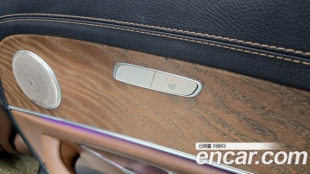 Mercedes-Benz E-Class 2020 — ფოტო 19/20