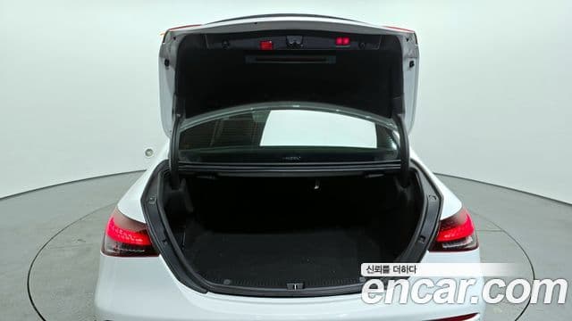 Mercedes-Benz E-Class 2020 — ფოტო 20/20