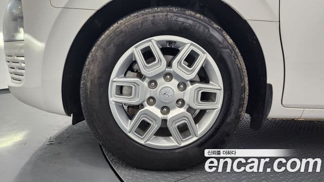 Hyundai Staria 2023 — ფოტო 5/20