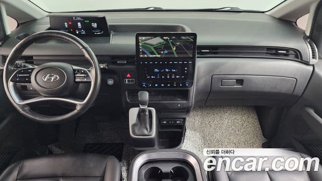 Hyundai Staria 2023 — ფოტო 7/20
