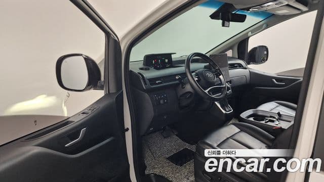 Hyundai Staria 2023 — ფოტო 10/20