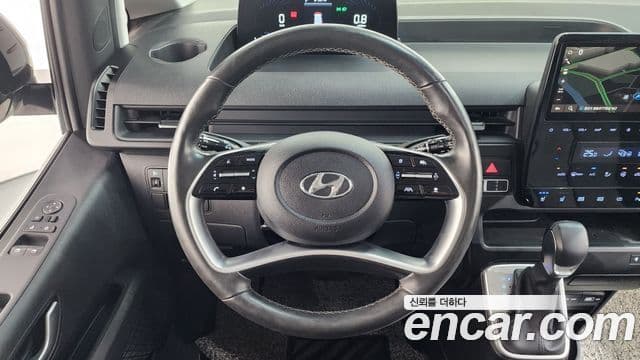 Hyundai Staria 2023 — ფოტო 13/20
