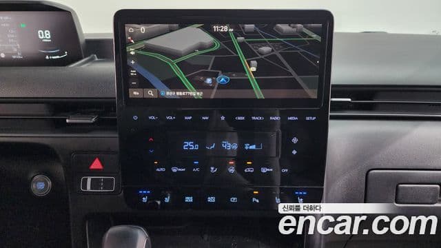 Hyundai Staria 2023 — ფოტო 15/20