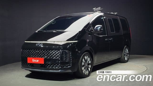 Hyundai Staria 2023 — Фото 1/20