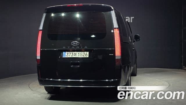 Hyundai Staria 2023 — Фото 4/20