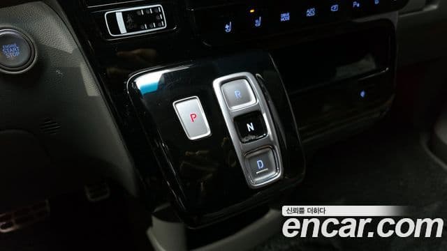 Hyundai Staria 2023 — Фото 9/20