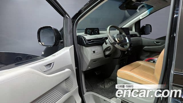 Hyundai Staria 2023 — Фото 10/20